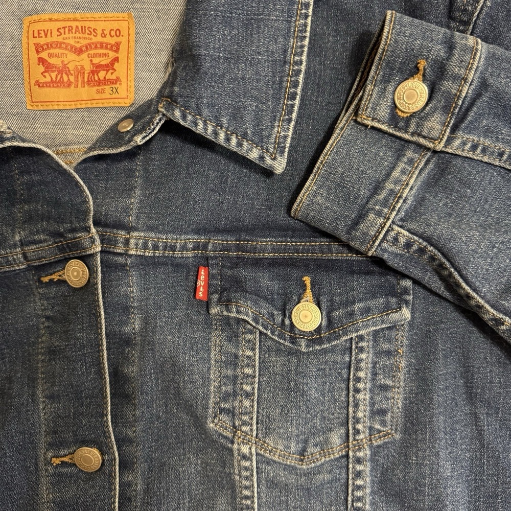 Levi's Women's 3X Denim Trucker Jacket Plus Size Blue Stretch 77994-0049 3XL - Picture 4 of 13